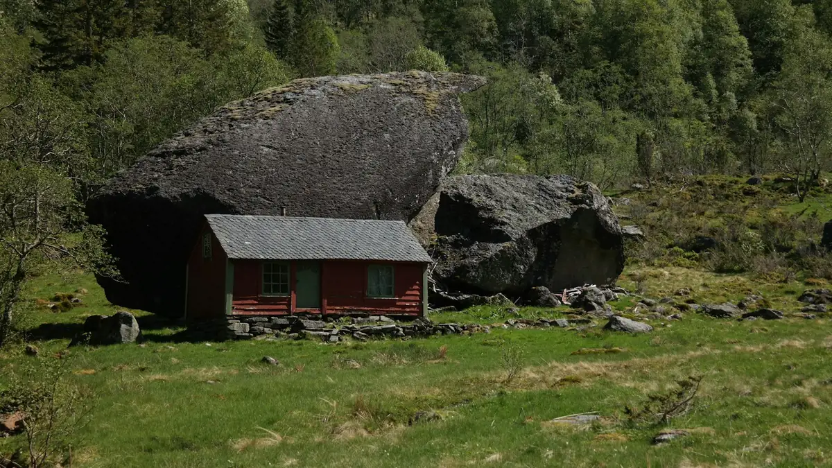 Tvangssalg av hytte: samme regler som bolig, svakere vern